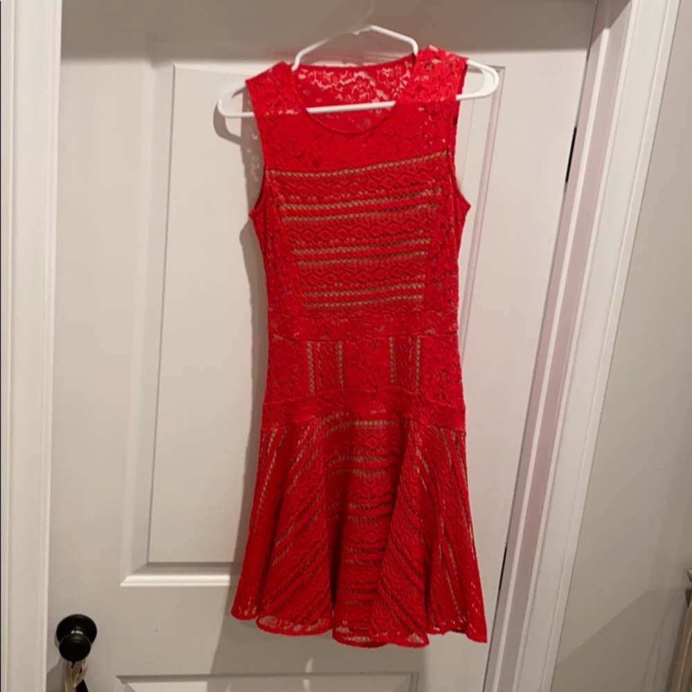 red dress, super flattering!!